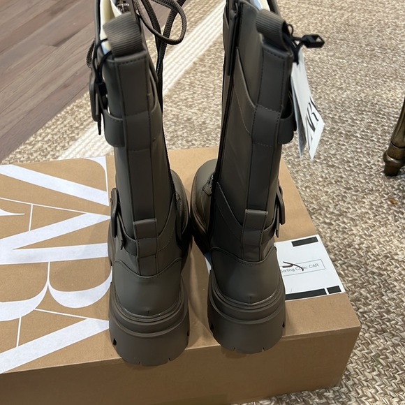 Zara khaki waxed lace up lug sole boots - Picture 9 of 15